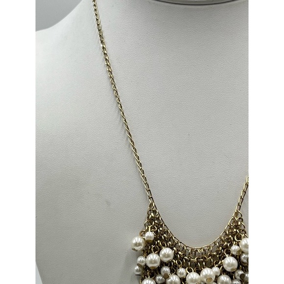 J. Crew White Pearl Center Cluster Bib Bridal Wedding Classic Dangle Necklace - Picture 4 of 13